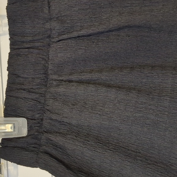 H&M High Waist Black Crinkle Elastic Women's Shorts - Picture 4 of 4